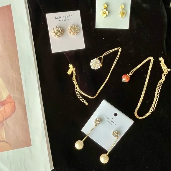 BNWT Kate Spade Elegant Crystal Ball Pearl Long Drop Earrings - Picture 2 of 3